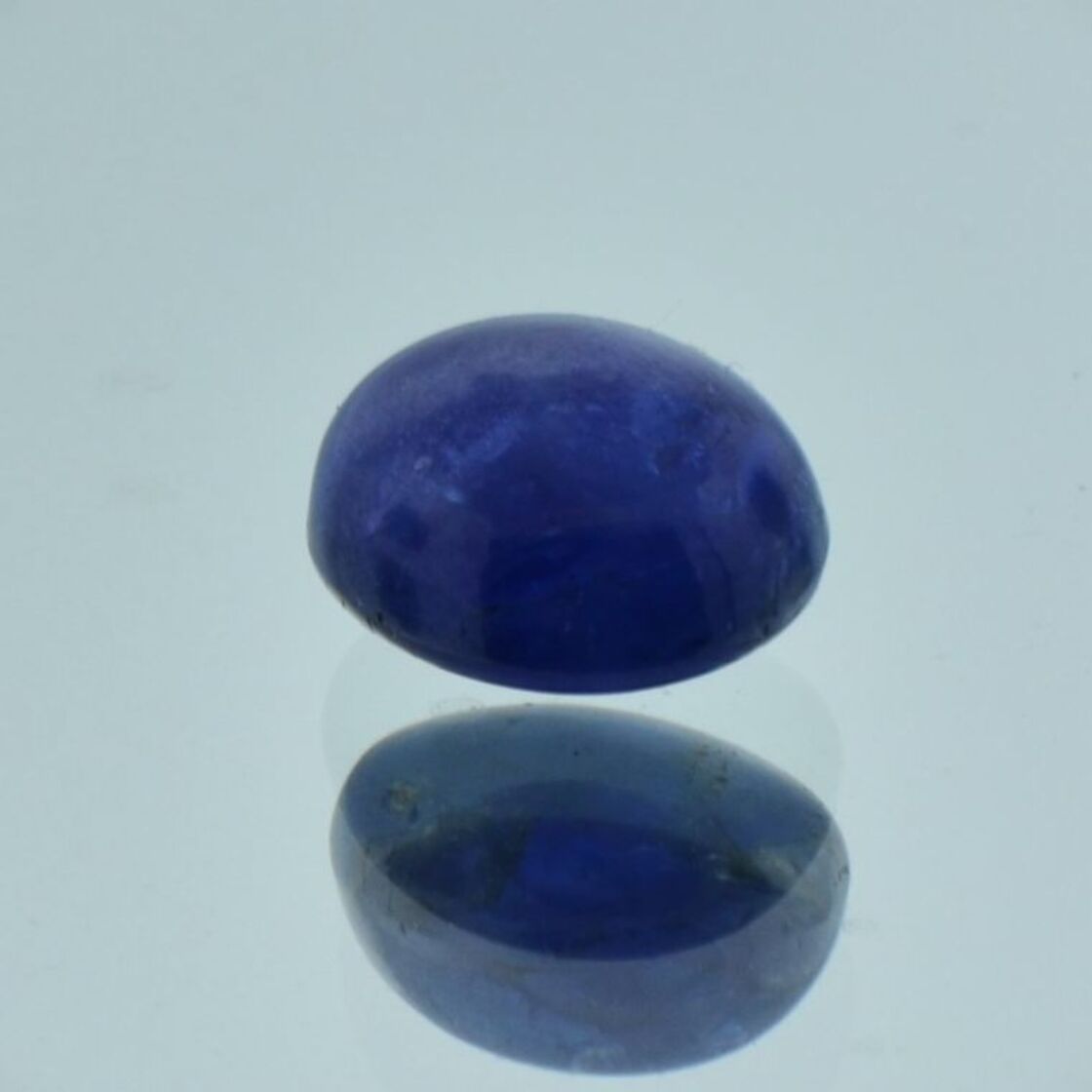 Saphir Cabochon oval blau 6,80 ct.