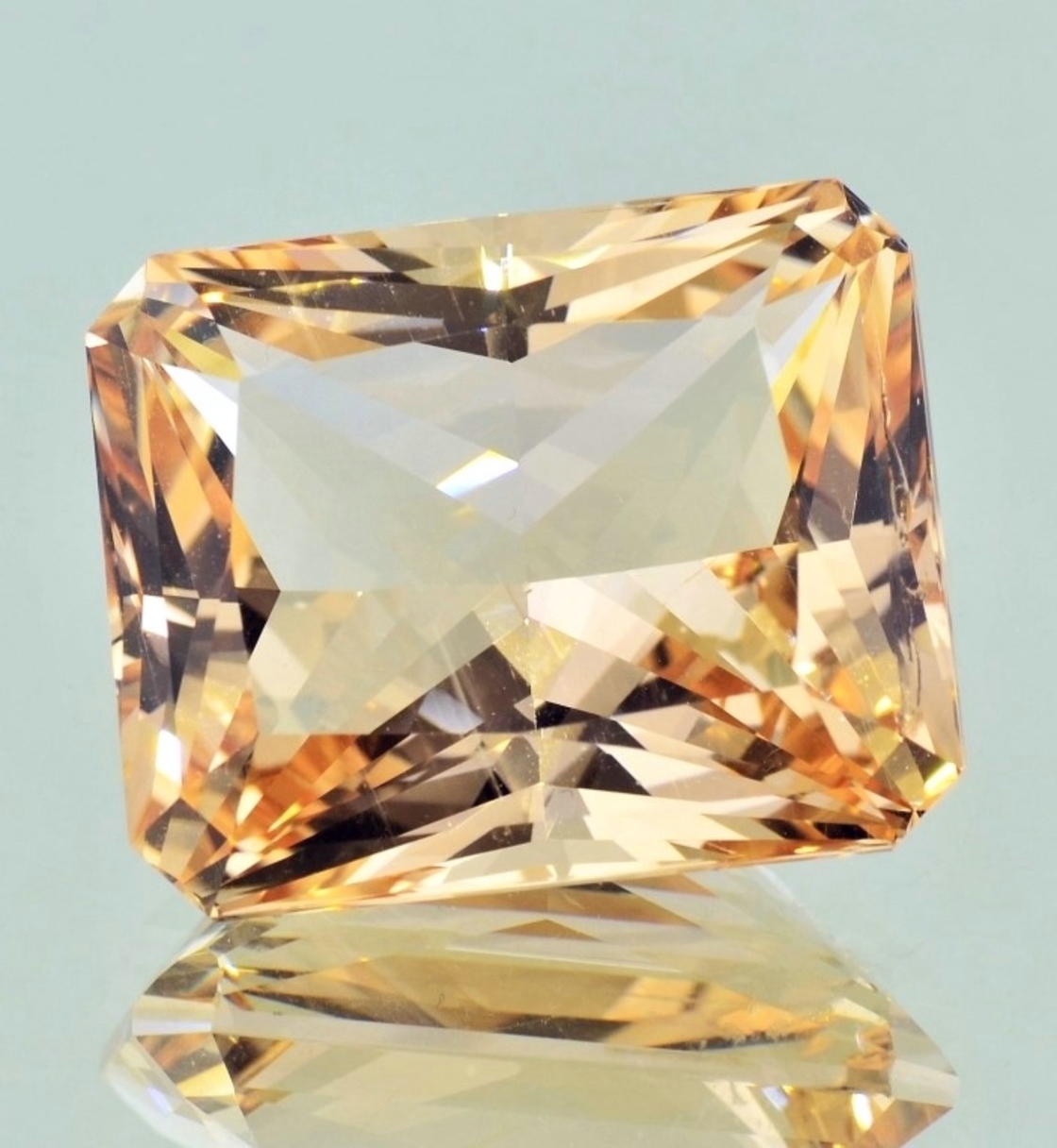 Beryl octagon-princess champagne  52.42 ct