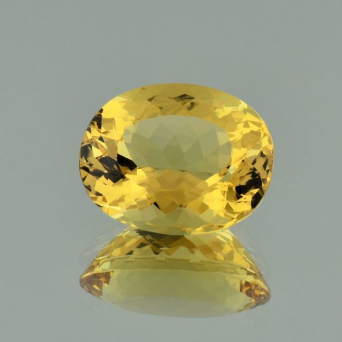 Goldberyll oval goldgelb 11,00 ct