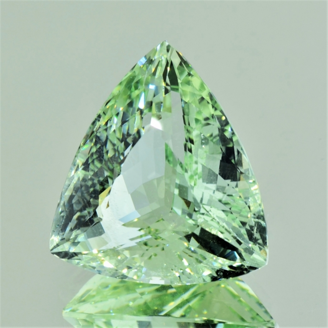 Grüner Beryll trillion 34.73 ct