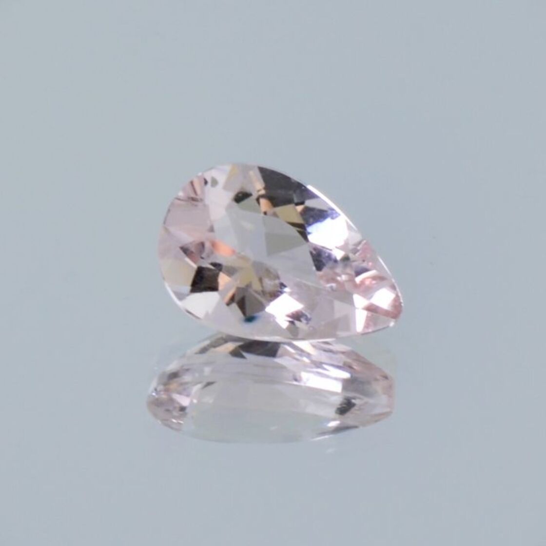 Morganit Tropfen hellrosa 1,66 ct.