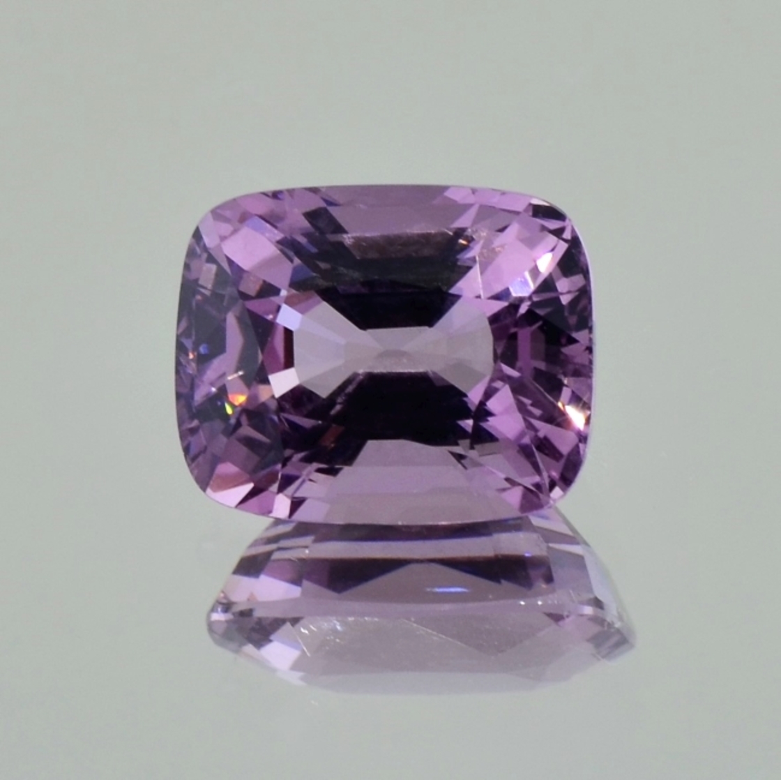 Spinel cushion grayish violet 6.11 ct