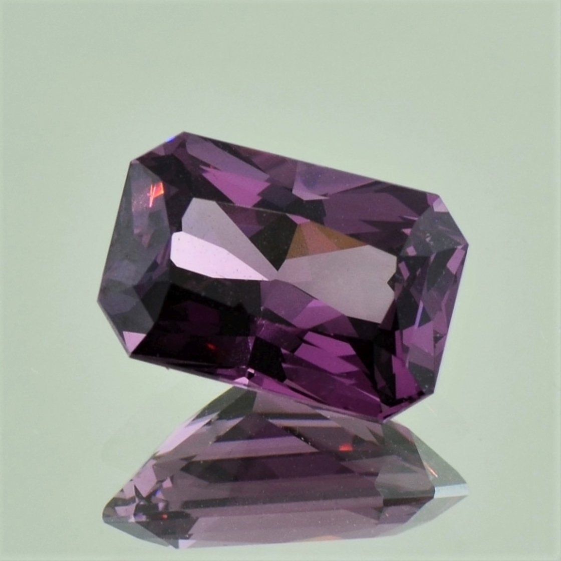 Spinel octagon purple 5.22 ct