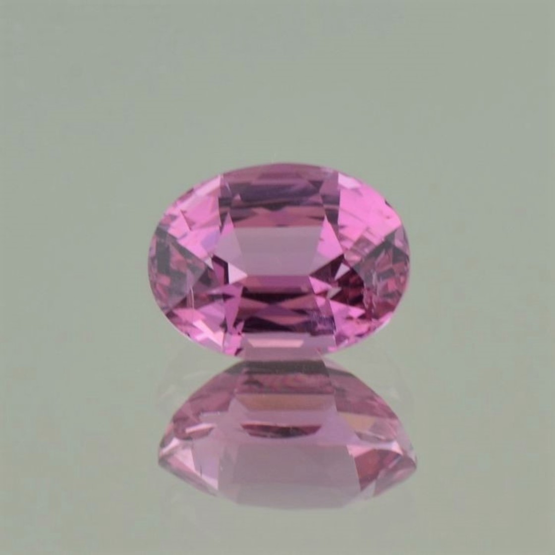 Spinell oval pink unbehandelt 2,89 ct