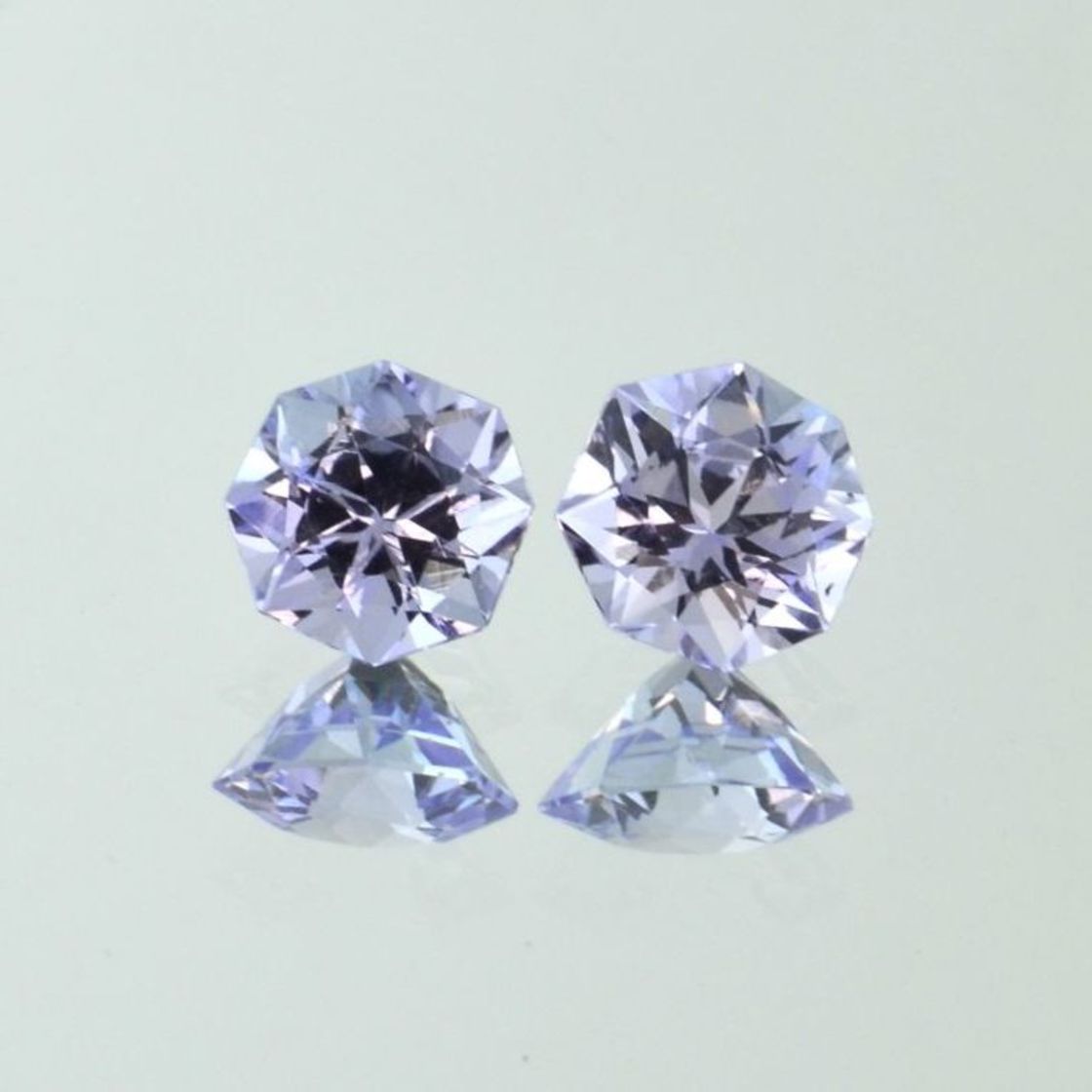 Tanzanite Pair Designschliffe very light lilac 2.32 ct