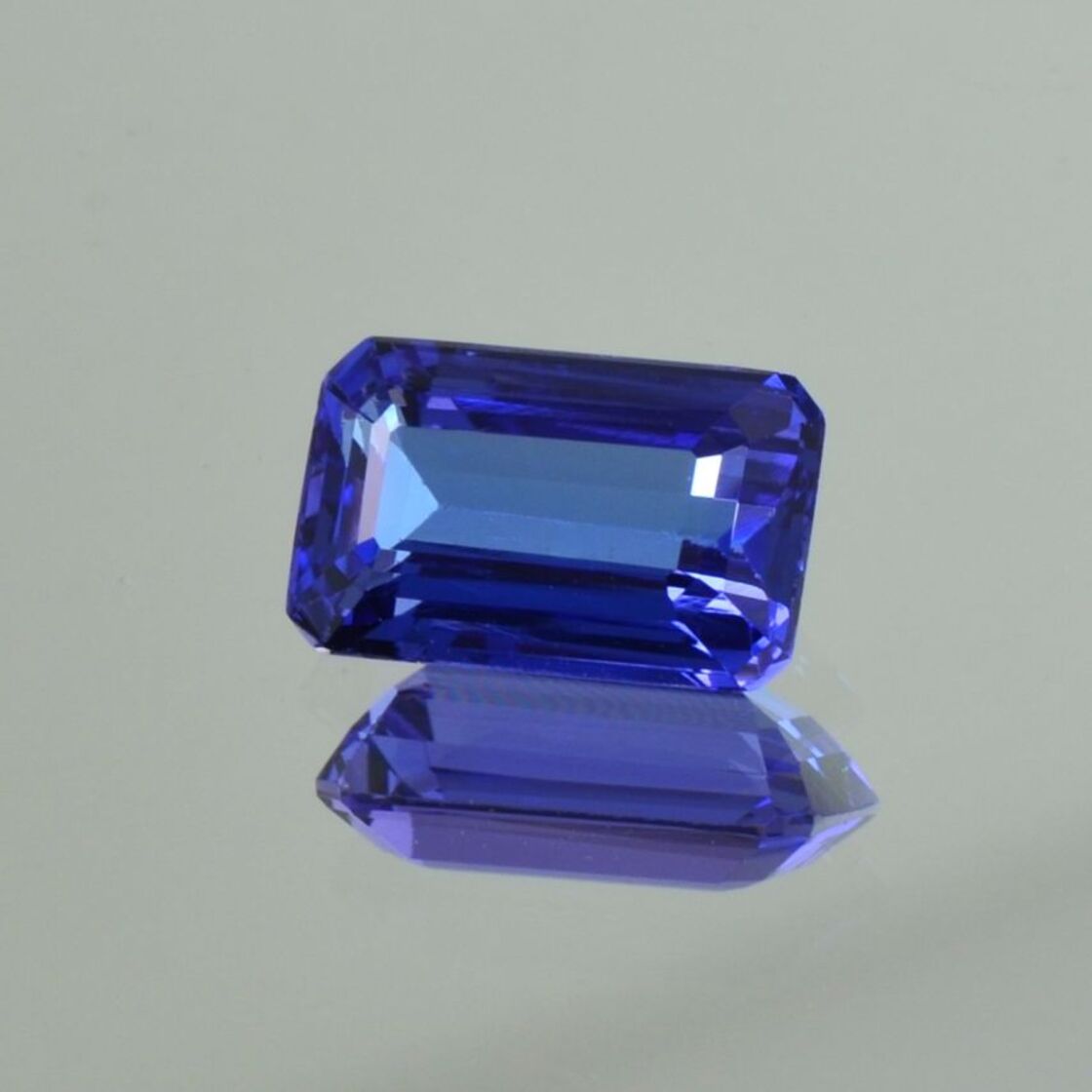 Tansanit octagon blau 3,83 ct.