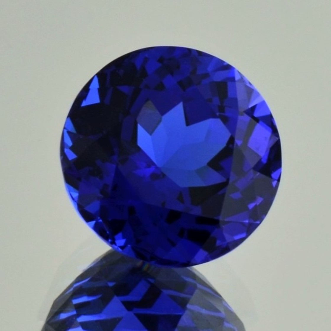 Tansanit rund intensives Blau 23,58 ct.