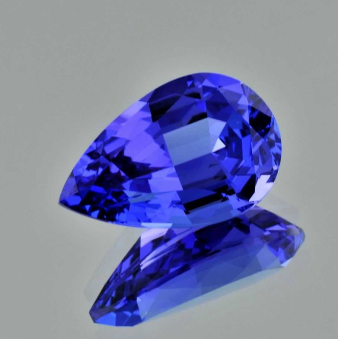 Tansanit Tropfen intensives Blau 15,51 ct.