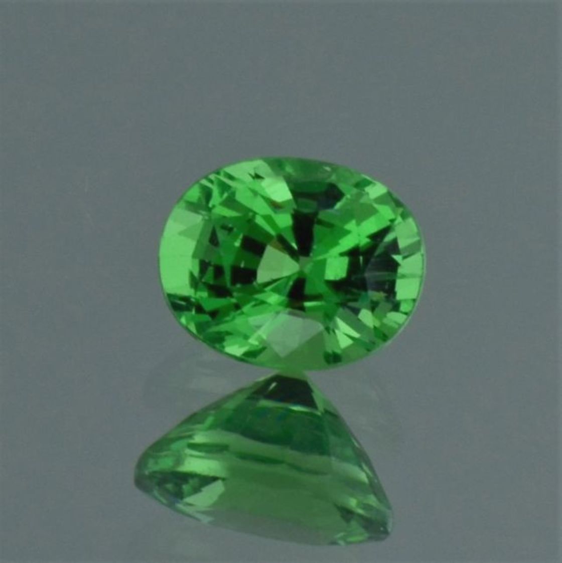 Tsavorit Granat oval grün 1,87 ct