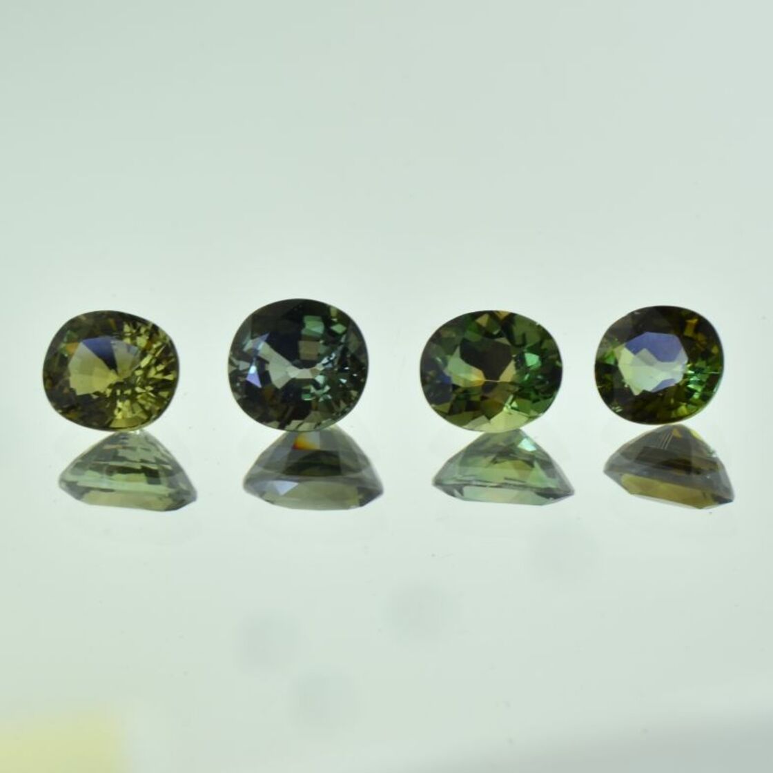 Tourmaline Lot oval greenish 7.63 ct
