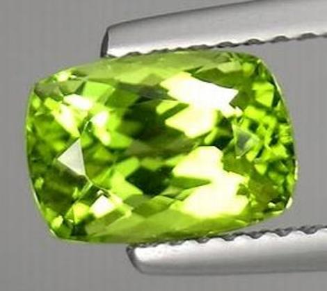 Peridot Antik ca. 2 ct Peridot Antik ca. 2 ct