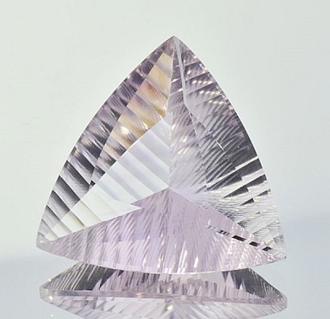Amethyst Trillion-Laserschliff zartlila 39,97 ct Amethyst Trillion-Laserschliff zartlila 39,97 ct
