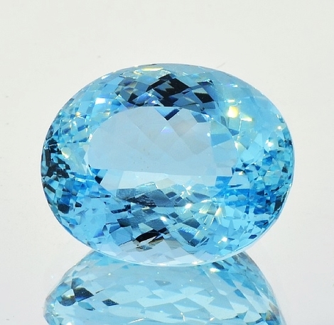 Aquamarin Oval 20,46 ct Aquamarin Oval 20,46 ct