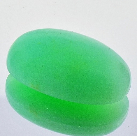 Chrysopras oval 33,13 ct Chrysopras oval 33,13 ct