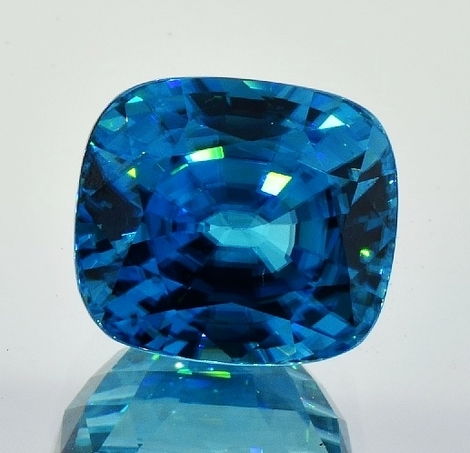 Zirkon Antikoval blau 21,69 ct Zirkon Antikoval blau 21,69 ct