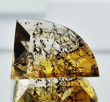 Dendritenquarz Triangel 28,99 ct Dendritenquarz Triangel 28,99 ct