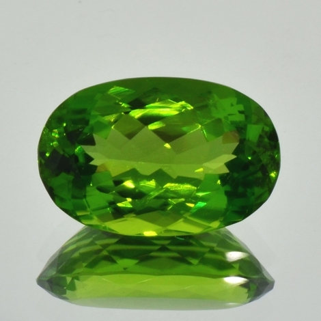 Peridot oval 16,04 ct Peridot oval 16,04 ct