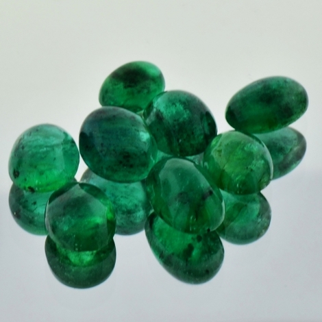 Smaragd Lot Cabo oval 15,21 ct Smaragd Lot Cabo oval 15,21 ct