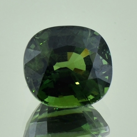 Saphir Antikoval dunkelgrün 8,49 ct Saphir Antikoval dunkelgrün 8,49 ct