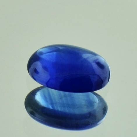 Saphir, Oval Cabochon (1,56 ct.) aus Sri Lanka Saphir, Oval Cabochon (1,56 ct.) aus Sri Lanka