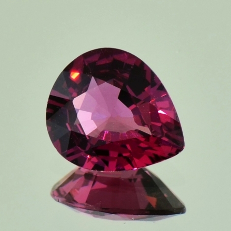 Rhodolith Tropfen 2,99 ct Rhodolith Tropfen 2,99 ct