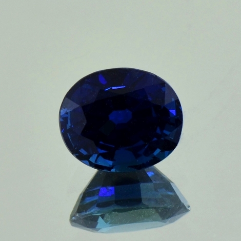 Saphir oval dunkelblau 3,92 ct Saphir oval dunkelblau 3,92 ct