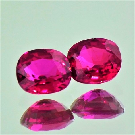 Rubin Duo antikoval ungebrannt 2,25 ct Rubin Duo antikoval ungebrannt 2,25 ct
