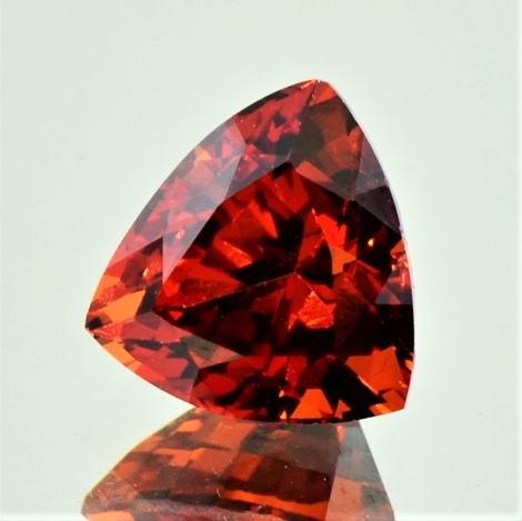 Garnet Spessartite trillion reddish-orange 5.53 ct Garnet Spessartite trillion reddish-orange 5.53 ct