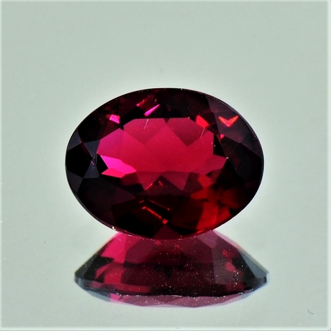 Rubellit Turmalin oval rot 3,17 ct Rubellit Turmalin oval rot 3,17 ct