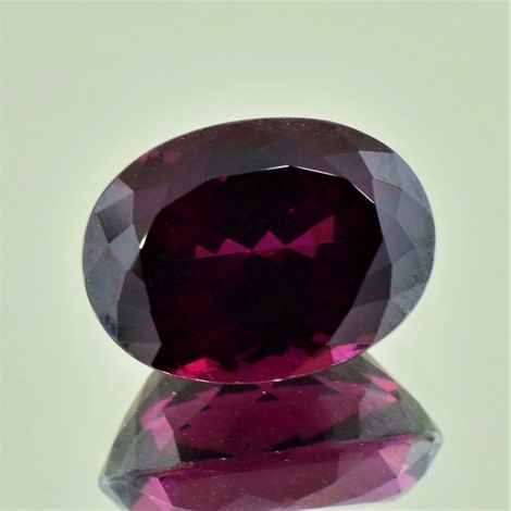 Rhodolite oval dunkles-purpurrot 16.74 ct Rhodolite oval dunkles-purpurrot 16.74 ct