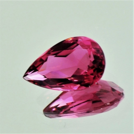 Rubellit Turmalin Tropfen 3,94 ct Rubellit Turmalin Tropfen 3,94 ct
