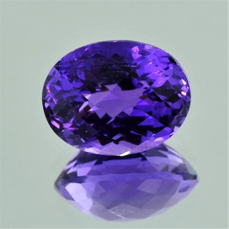 Amethyst oval violett 12,11 ct Amethyst oval violett 12,11 ct