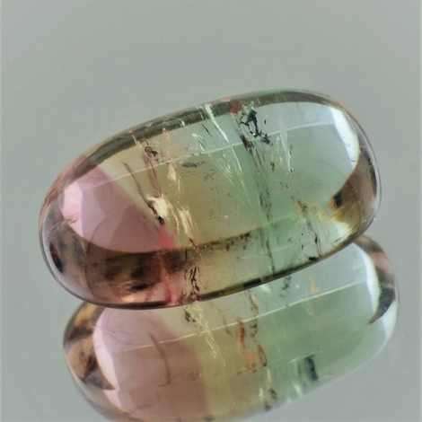 Turmalin Cabochon oval tricolor 34,06 ct Turmalin Cabochon oval tricolor 34,06 ct