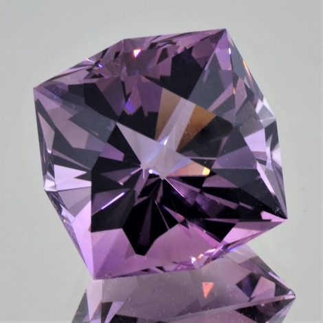 Amethyst Designschliff lila 50,42 ct Amethyst Designschliff lila 50,42 ct