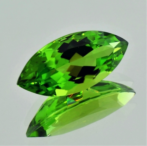 Peridot Navette 13,02 ct Peridot Navette 13,02 ct