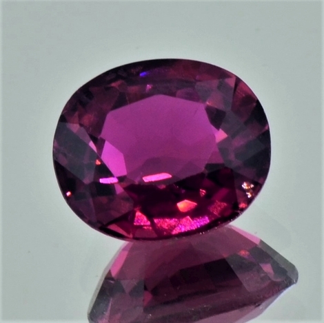 Rubellit Turmalin oval purpurrot 6,07 ct Rubellit Turmalin oval purpurrot 6,07 ct