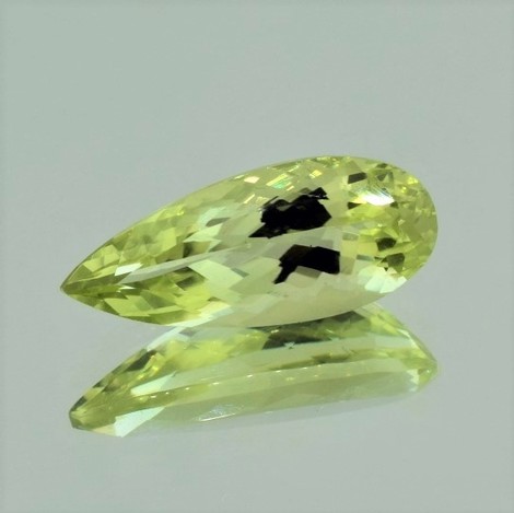 Sillimanite pear helles-Gelbgrün 6.29 ct