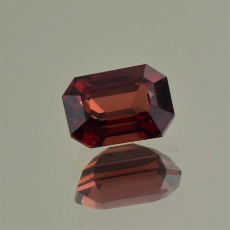 Granat Spessartin octagon orangerot 2,64 ct.