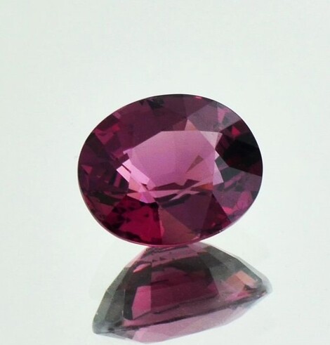 Rhodolith Granat oval purpurrot 4,48 ct