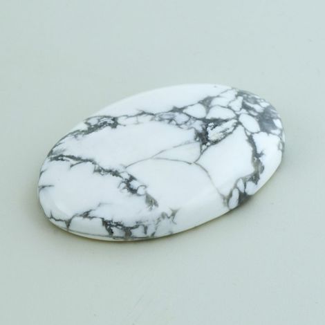 Howlith, Oval Cabochon (70,12 ct.) aus Mexiko