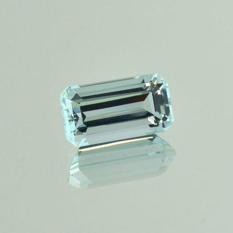 Aquamarine octagon sehr helles blue 4.06 ct