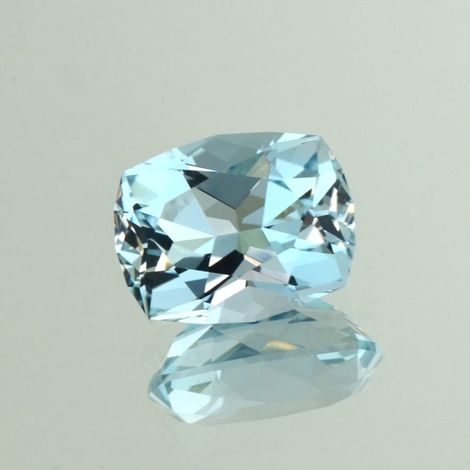 Topas, Antik facettiert (11,97 ct.) aus Ukraine (Volodarsk-Volynskii)