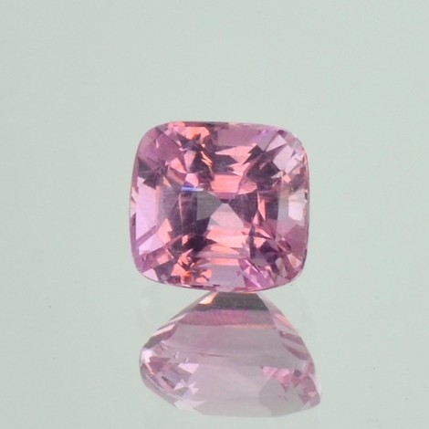 Spinell, Antik facettiert (2,03 ct.) aus Afrika