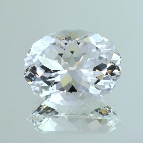 Topas, Oval facettiert (41,08 ct.) aus Ukraine (Volodarsk-Volynskii)