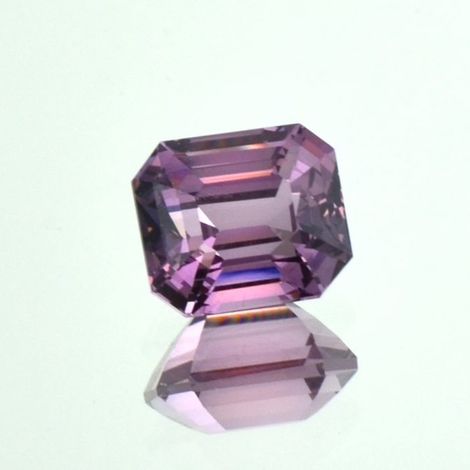 Spinel octagon gräulich-lila untreated 3.24 ct