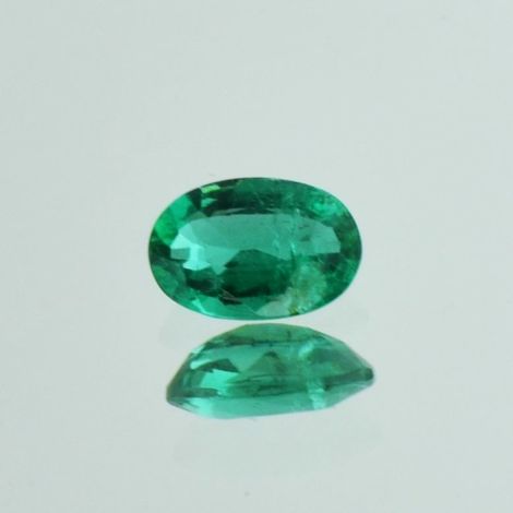 Smaragd, Oval facettiert (0,71 ct.) aus Sambia