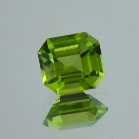 Peridot, Achteck facettiert (2,25 ct.) aus Äthiopien