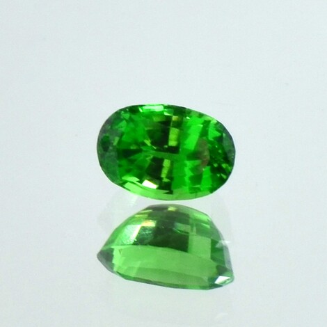 Tsavorit Granat oval intensives Grün 1,42 ct