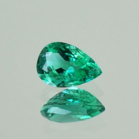 Smaragd Tropfen grün 1,10 ct