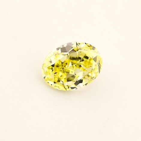Farbdiamant, Oval brillantiert (0,80 ct.) aus Afrika